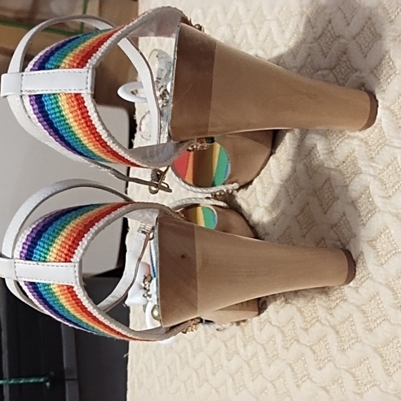 Betsey Johnson Rainbow Wooden Heels 8.5 - Picture 3 of 13
